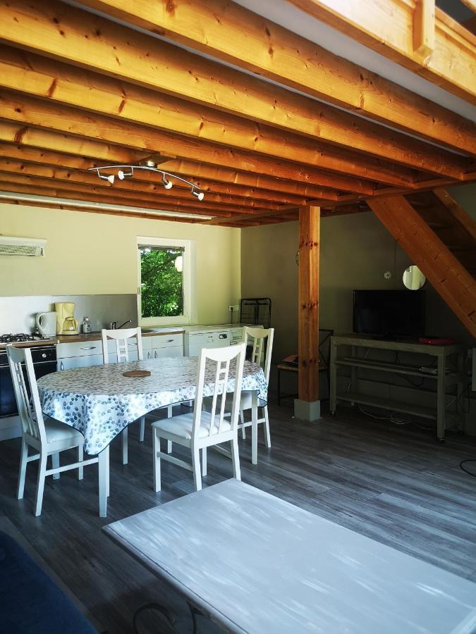 Gite Les Hunieres Fourneville Exterior foto
